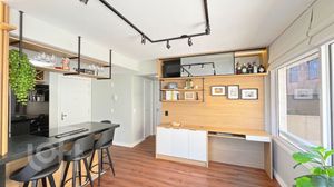 Image 4 - 651565