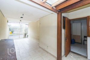 Image 8 - 651586