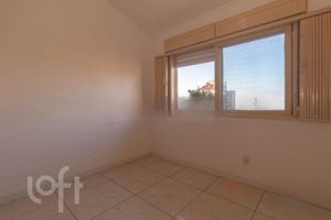 Image 6 - 651683