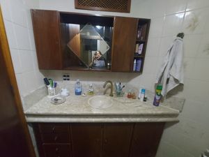 Image 8 - 654046