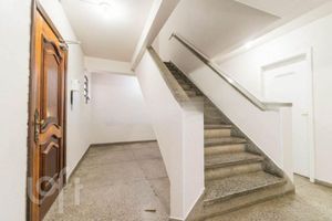 Image 23 - 654330