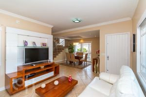 Image 1 - 654617