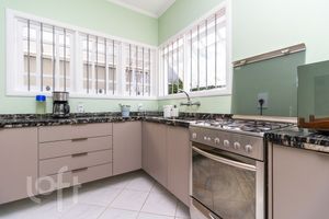 Image 28 - 654617