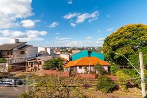 Image 37 - 654617