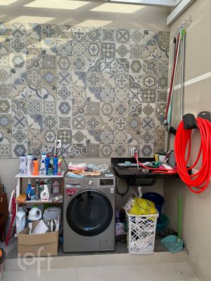 Image 4 - 654823