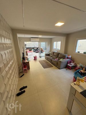 Image 31 - 654823