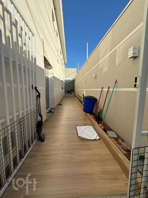 Image 8 - 654823