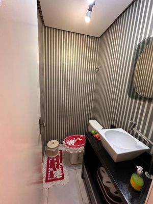 Image 17 - 654898