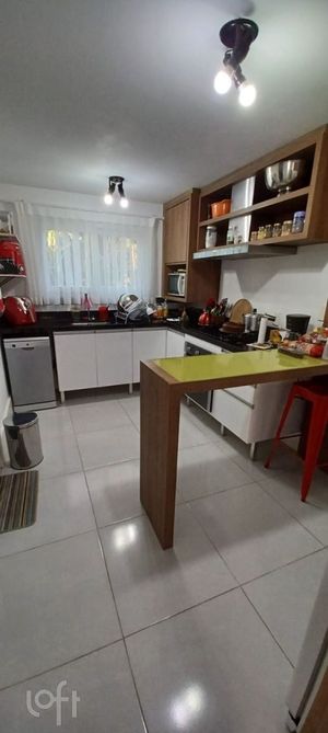 Image 9 - 654939