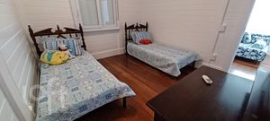 Image 19 - 654939