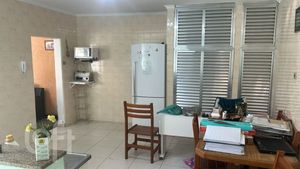 Image 6 - 654979