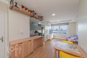 Image 1 - 655103