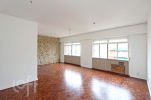 Image 22 - 655698