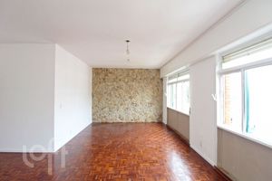 Image 23 - 655698
