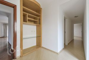 Image 17 - 655878