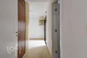 Image 18 - 655878