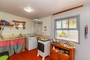 Image 35 - 655935