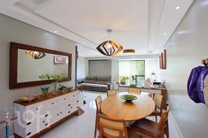 Image 1 - 655972