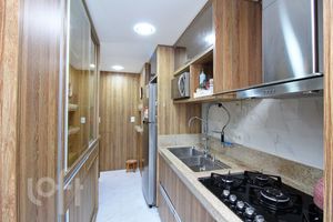 Image 11 - 655972