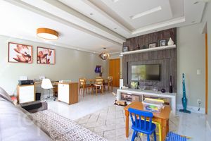 Image 7 - 655972