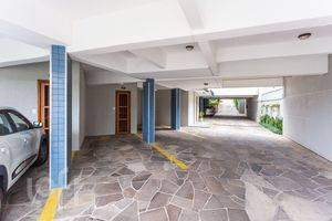 Image 30 - 655995