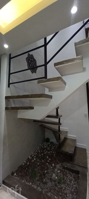 Image 8 - 656103