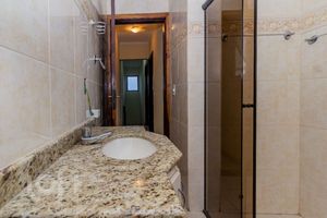 Image 33 - 656727