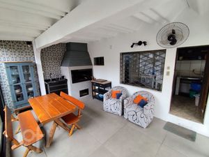 Image 12 - 656935