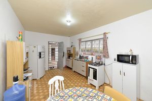 Image 8 - 656961