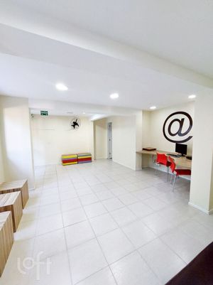 Image 30 - 657268