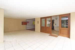 Image 21 - 657512