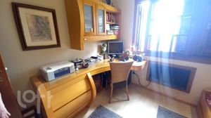 Image 35 - 657529
