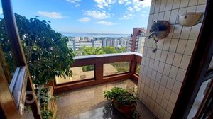 Image 10 - 657529