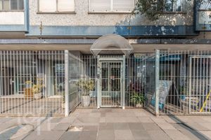 Image 14 - 657639