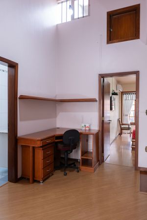 Image 30 - 657696