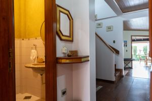 Image 9 - 657696