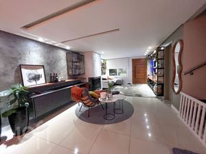 Image 11 - 657852