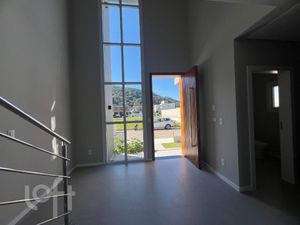 Image 3 - 657980