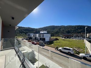 Image 36 - 657980