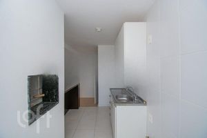 Image 4 - 658016