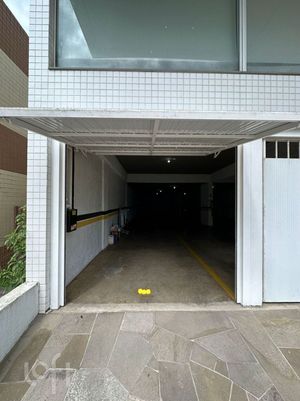 Image 24 - 658142