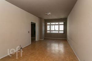 Image 33 - 658143