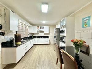 Image 13 - 658312