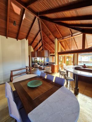 Image 10 - 658449
