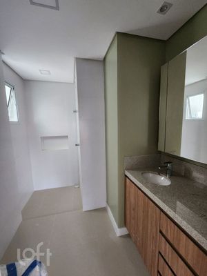 Image 13 - 658595