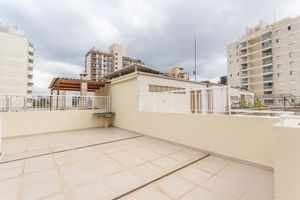 Image 10 - 658657
