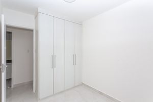 Image 19 - 658657