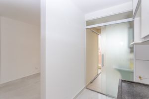 Image 30 - 658657