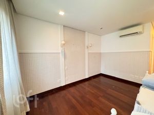 Image 16 - 658912
