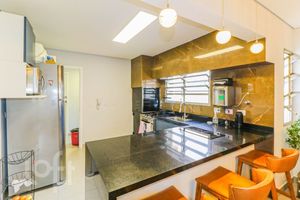 Image 7 - 660044